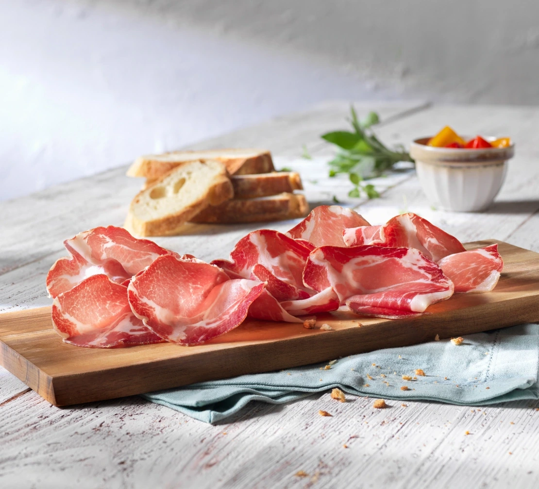 Le variegate specialità Golfera – bresaola, pancetta, porchetta, lardo toscano e tante altre.