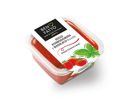 Sugo con pomodorini e basilico freschi